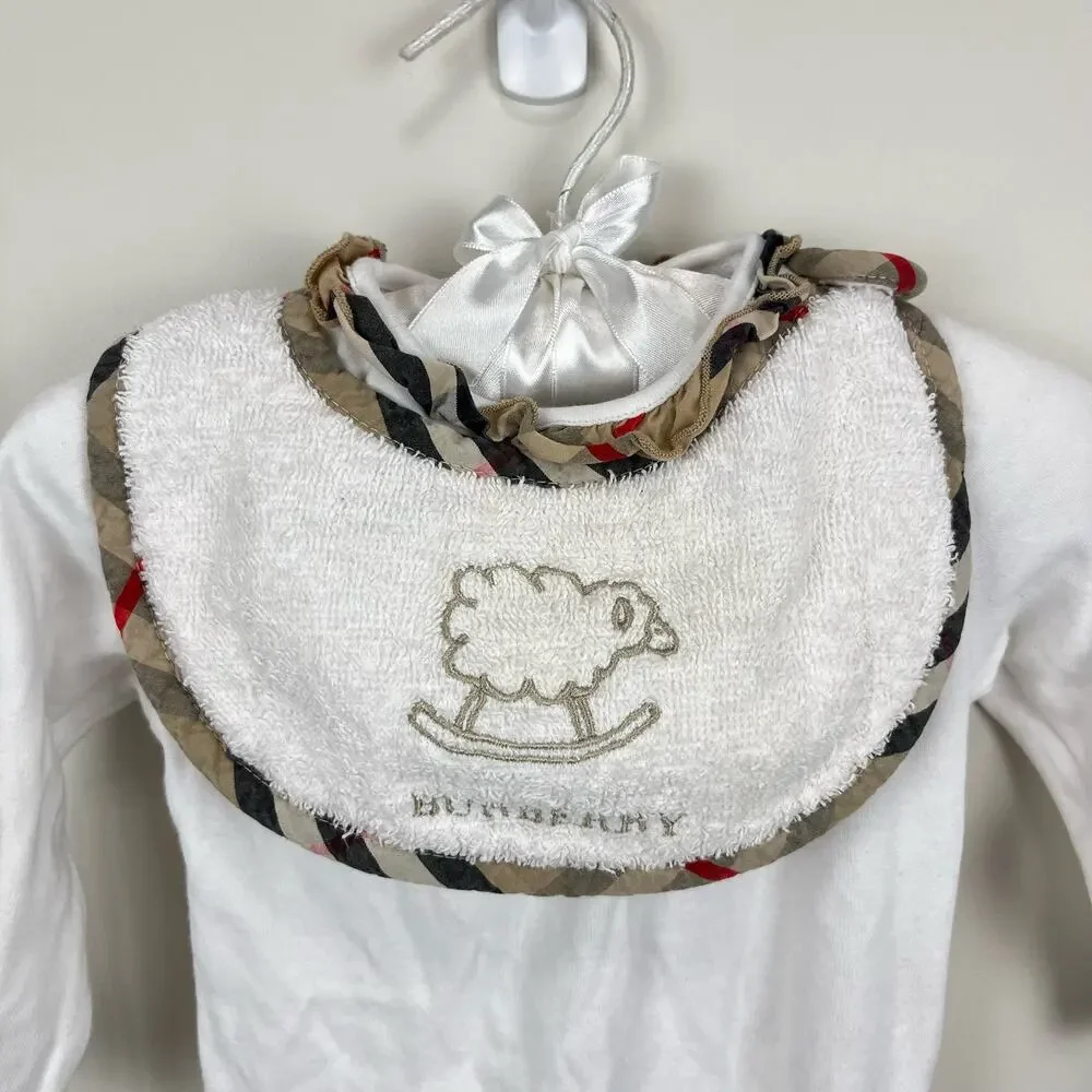 Burberry baby white